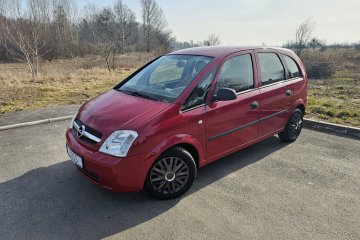 1,6 Benzyna 2004r Opony Zimowe, Zadbany, Długie Opłaty,Centralny Zamek